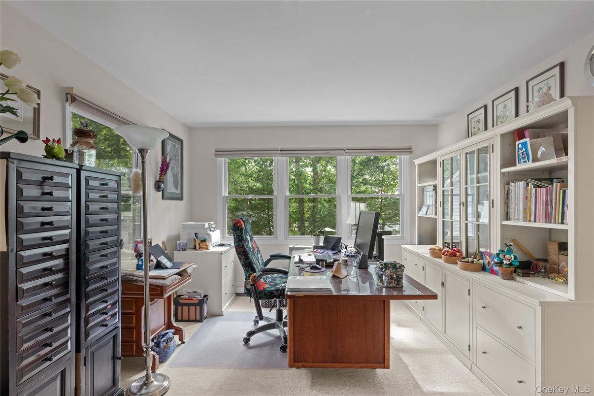 Home Office, Interior