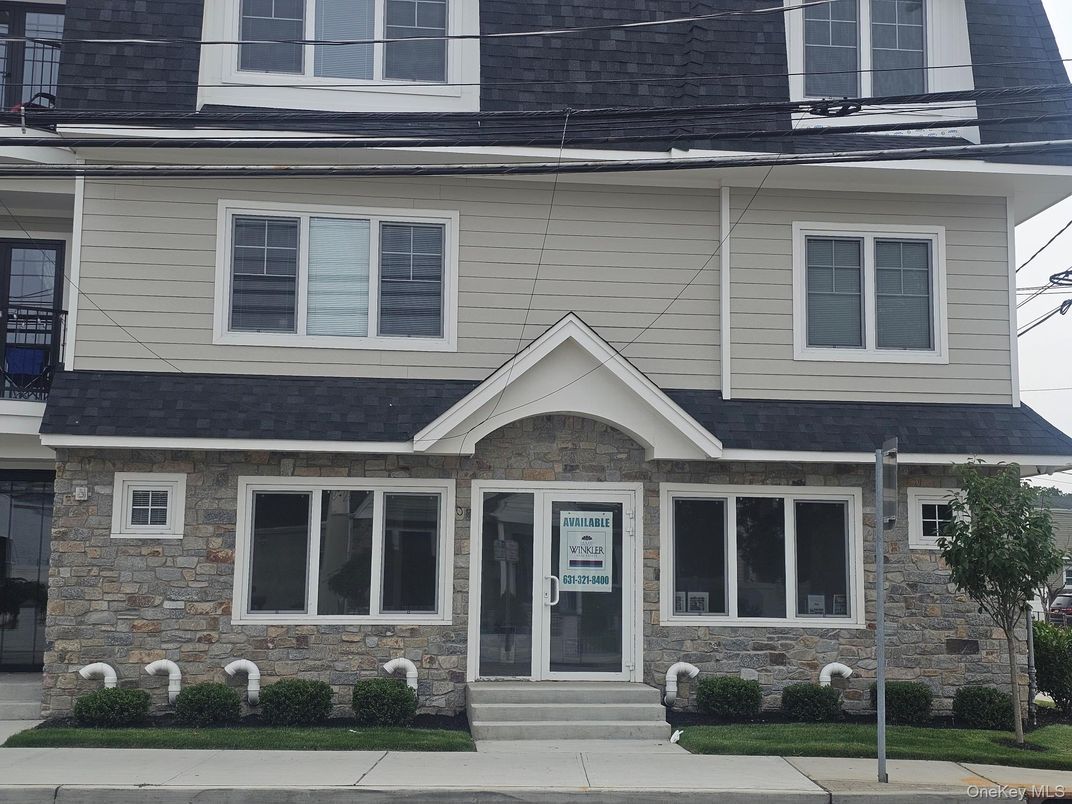 Exterior, Facade, Cape Cod