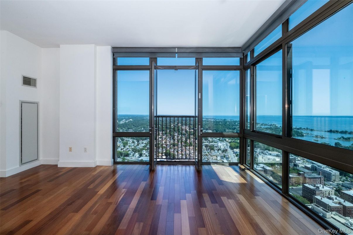 Empty room, Interior, Water, Wood Texture Flooring