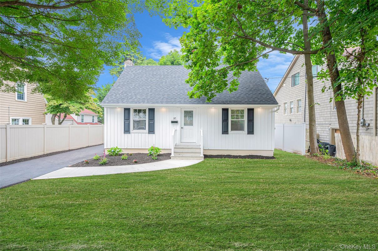 Backyard, Exterior, Facade, Cape Cod