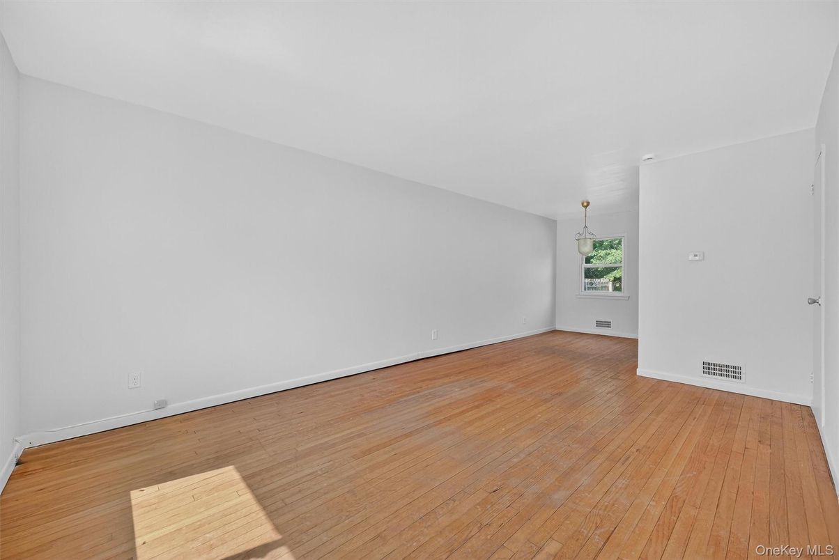 Empty room, Interior, Pendant Lights, Wood Texture Flooring