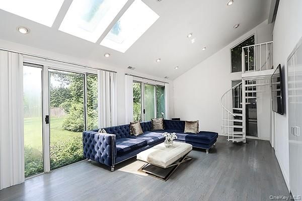 Interior, Living room, Recessed Lighting, Wood Texture Flooring