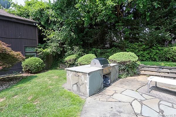 Exterior, Outdoor Kitchen
