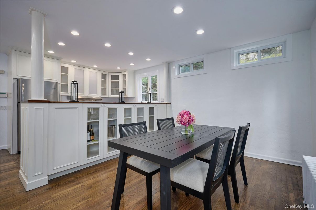 Dining room, Interior, Kitchen, Recessed Lighting, Wood Texture Flooring