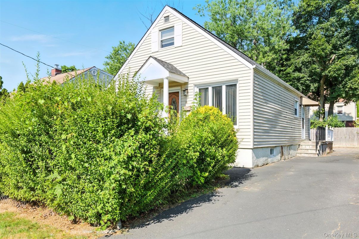 Exterior, Facade, None