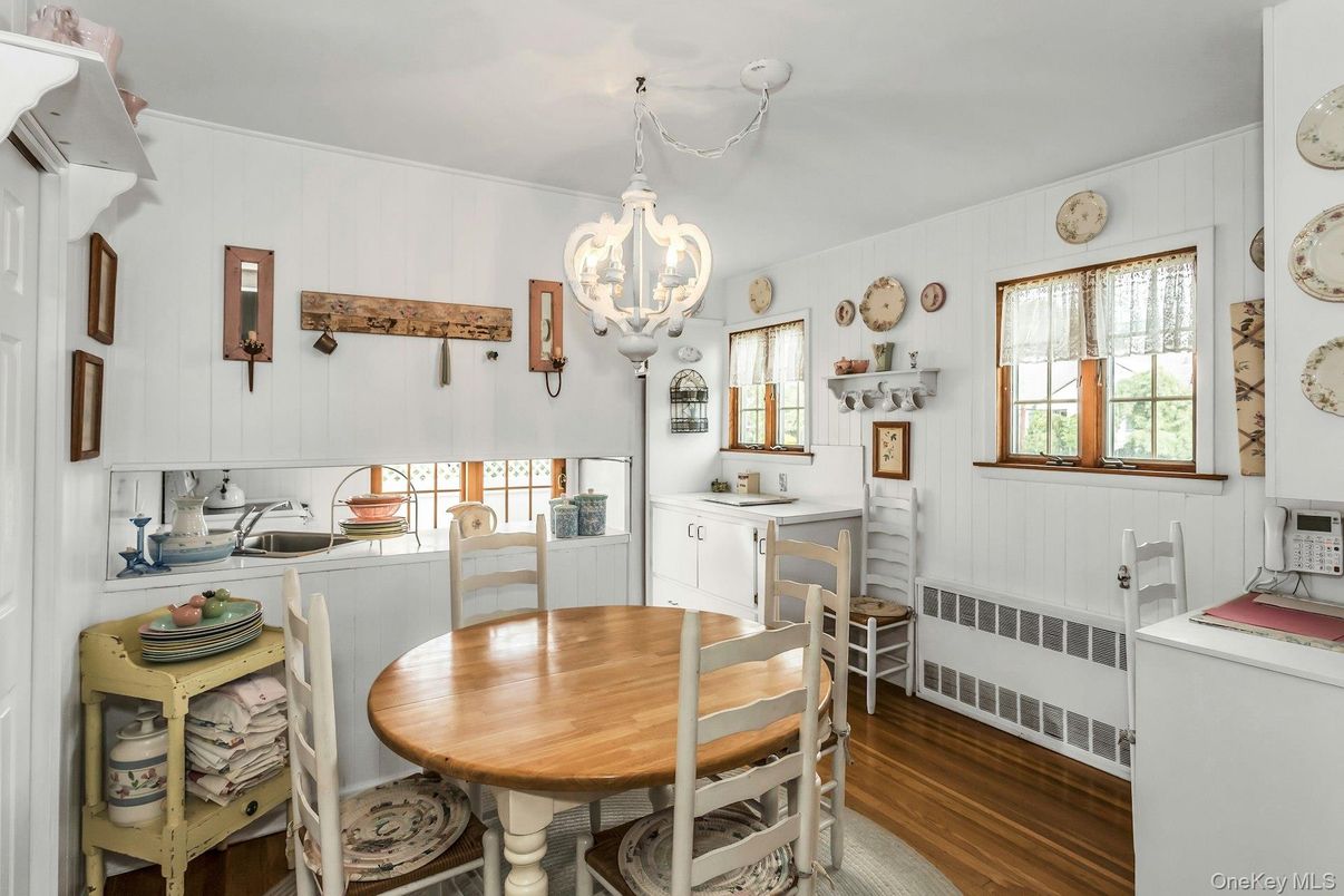Chandelier, Dining room, Interior, Kitchen, Wood Texture Flooring