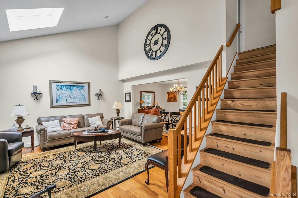 Chandelier, Dining room, Interior, Living room, Recessed Lighting, Wood Texture Flooring