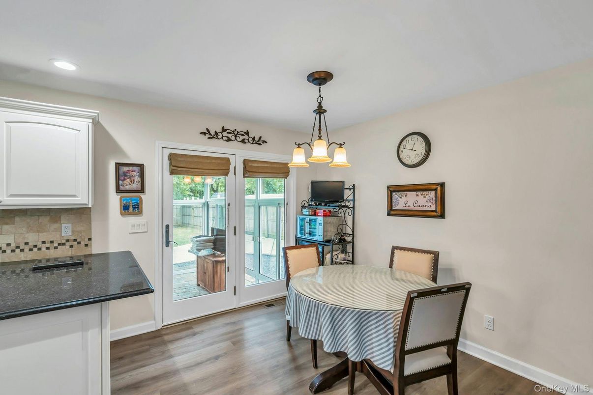 Dining room, Interior, Pendant Lights, Recessed Lighting, Wood Texture Flooring
