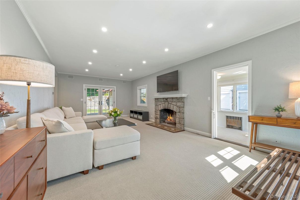 Fireplace, Interior, Living room, Recessed Lighting