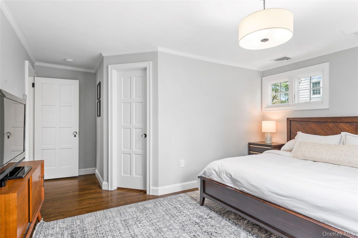 Bedroom, Interior, Pendant Lights, Wood Texture Flooring