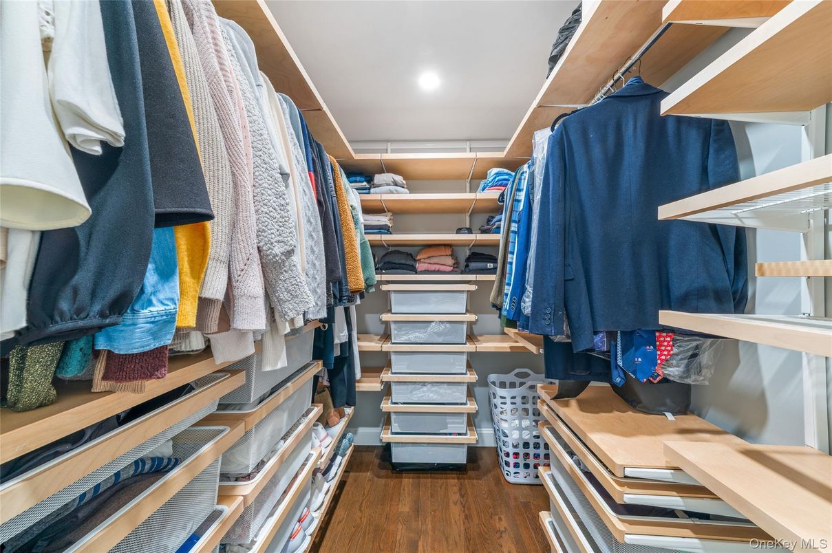 Interior, Recessed Lighting, Walk-in Closets, Wood Texture Flooring