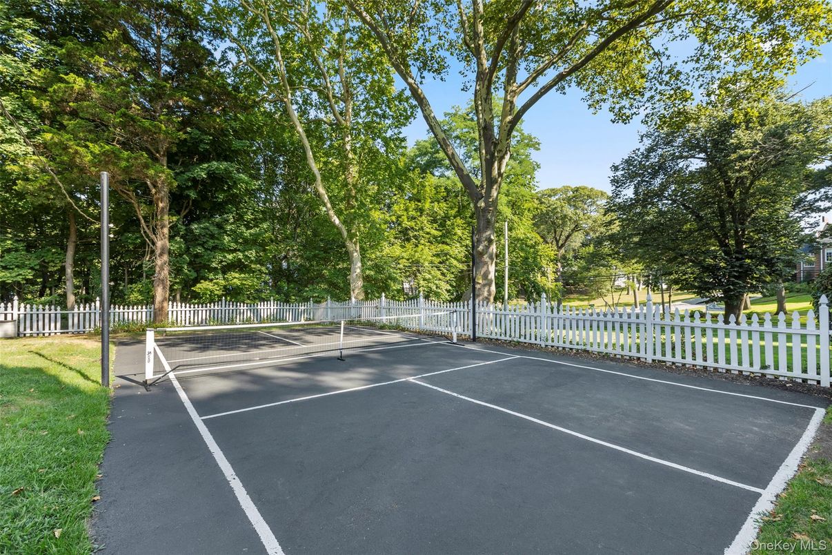 Exterior, Tennis Courts