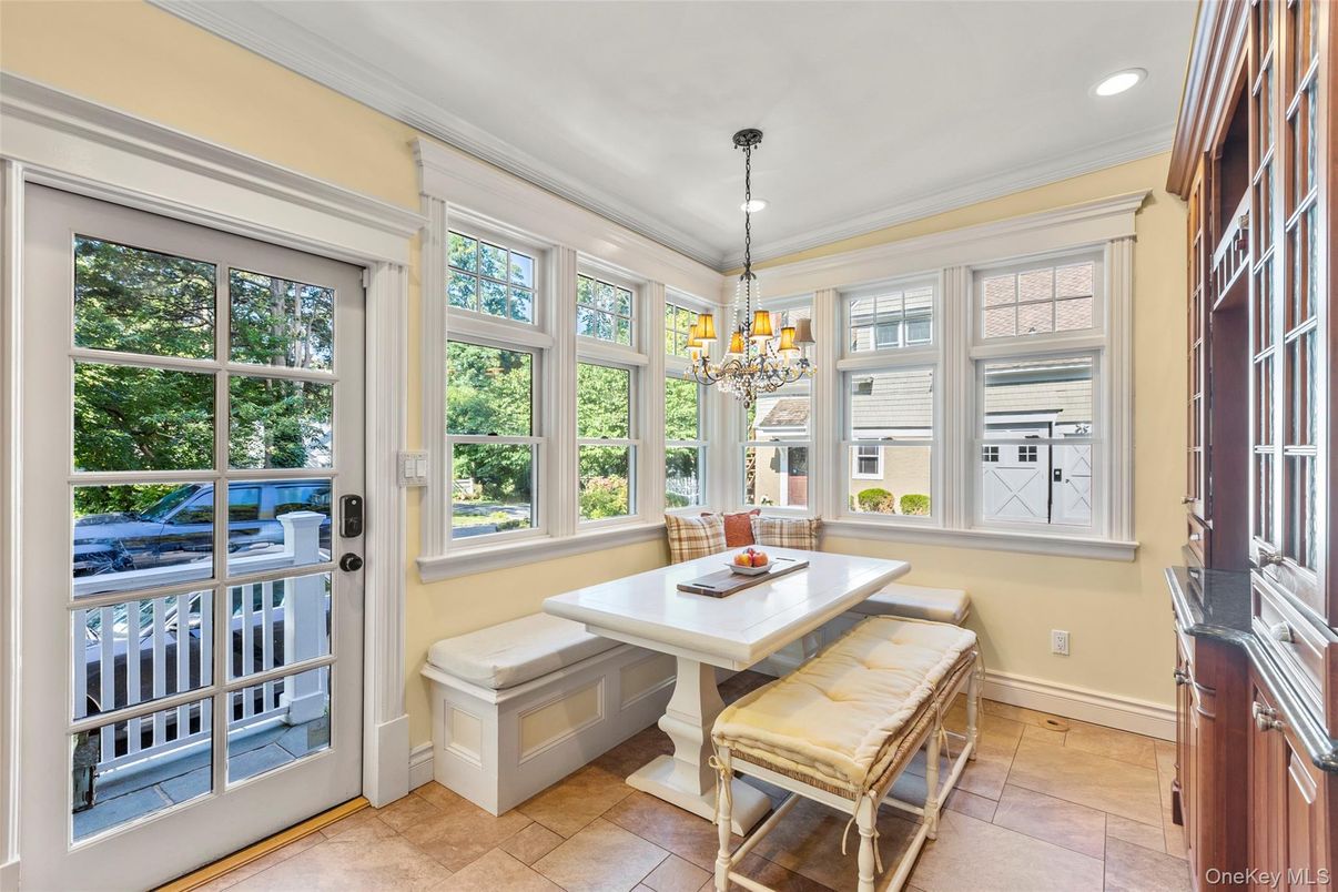 Chandelier, Dining room, Interior, Recessed Lighting