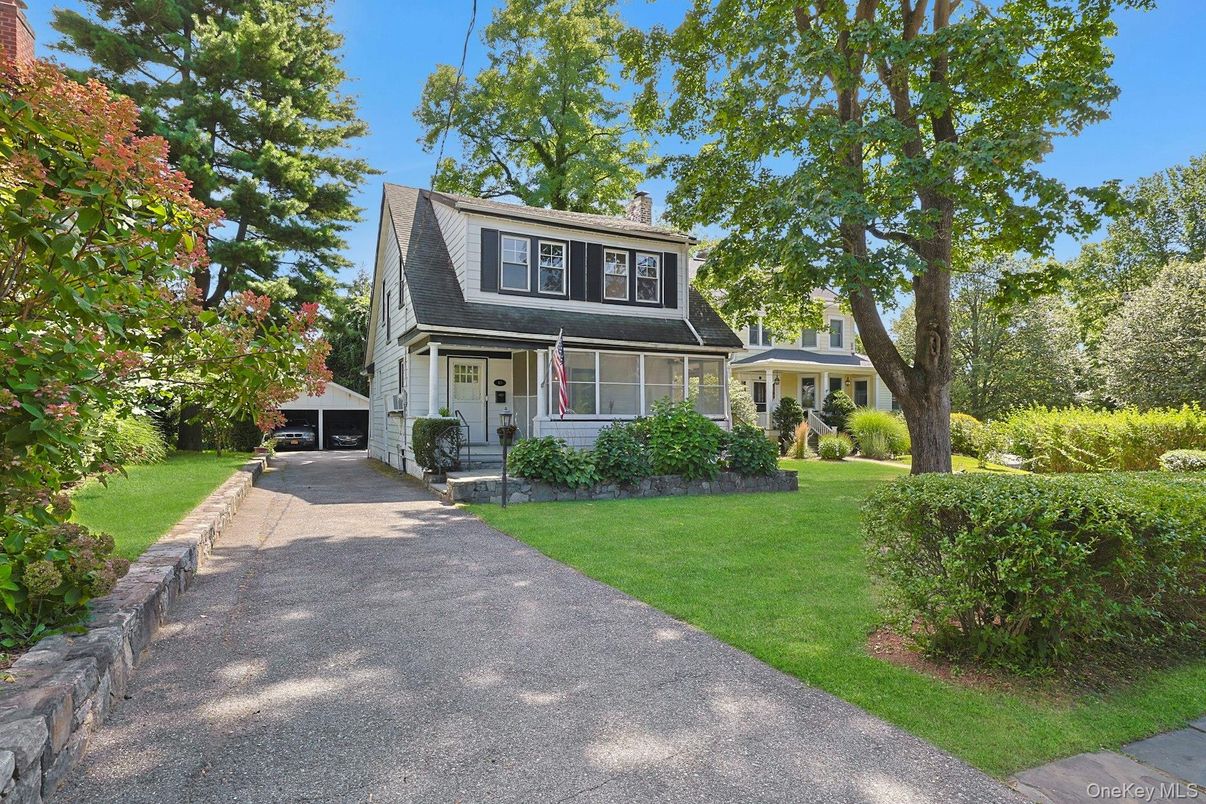 Backyard, Exterior, Facade, American Foursquare