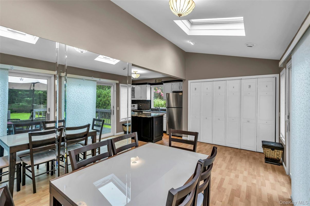 Dining room, Interior, Kitchen, Recessed Lighting, Wood Texture Flooring
