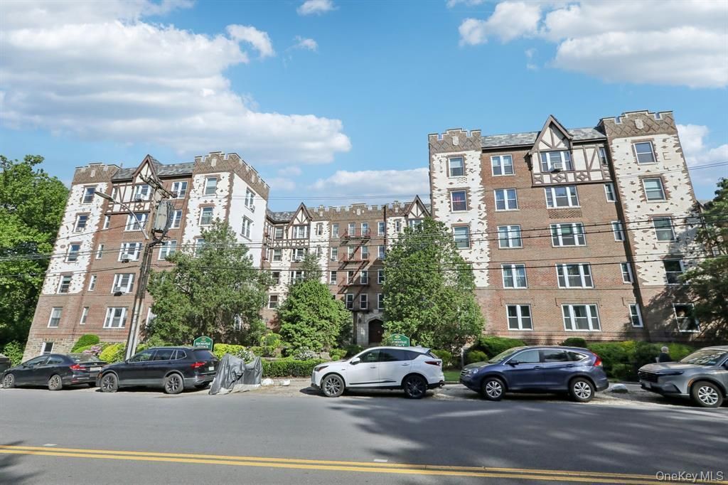 Exterior, Facade, Condo Building