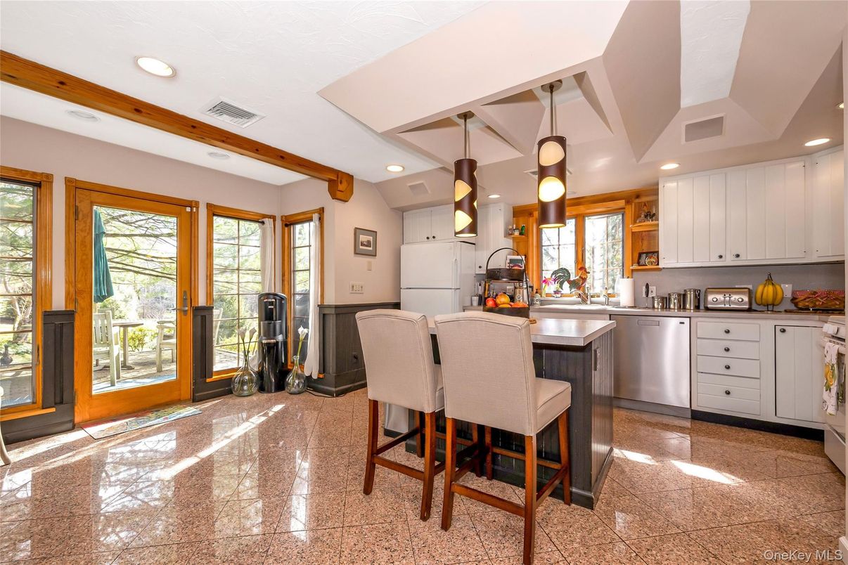 Interior, Kitchen, Pendant Lights, Recessed Lighting, Stainless Steel Appliances