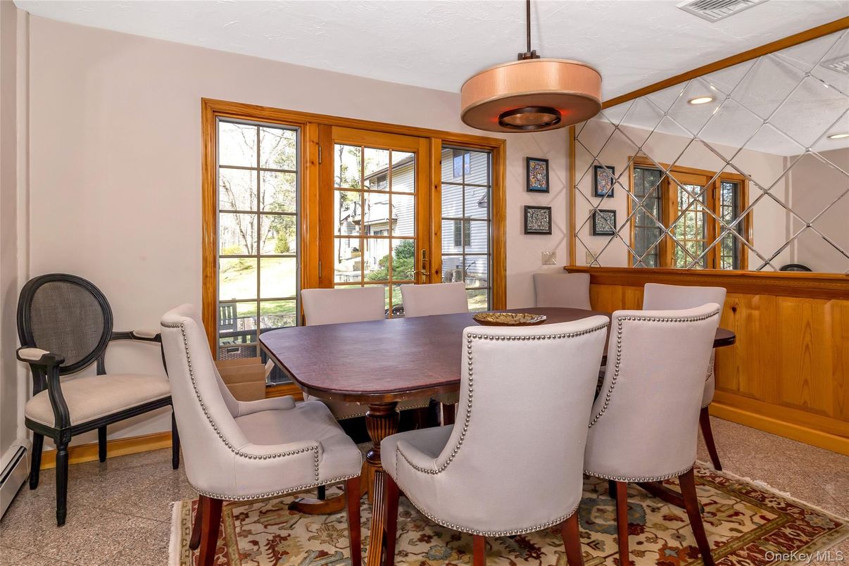Dining room, Interior