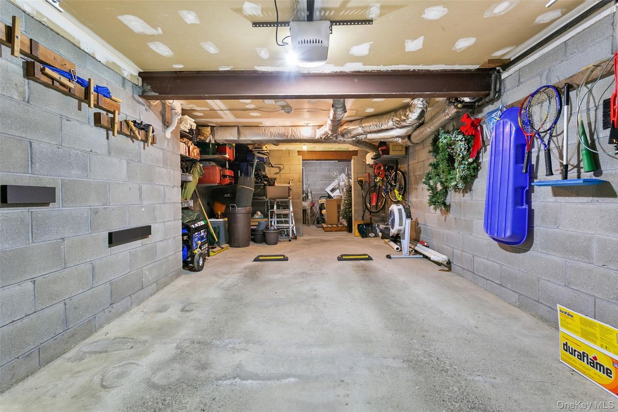 Fitness Equipment, Interior, Recessed Lighting, Stone Walls