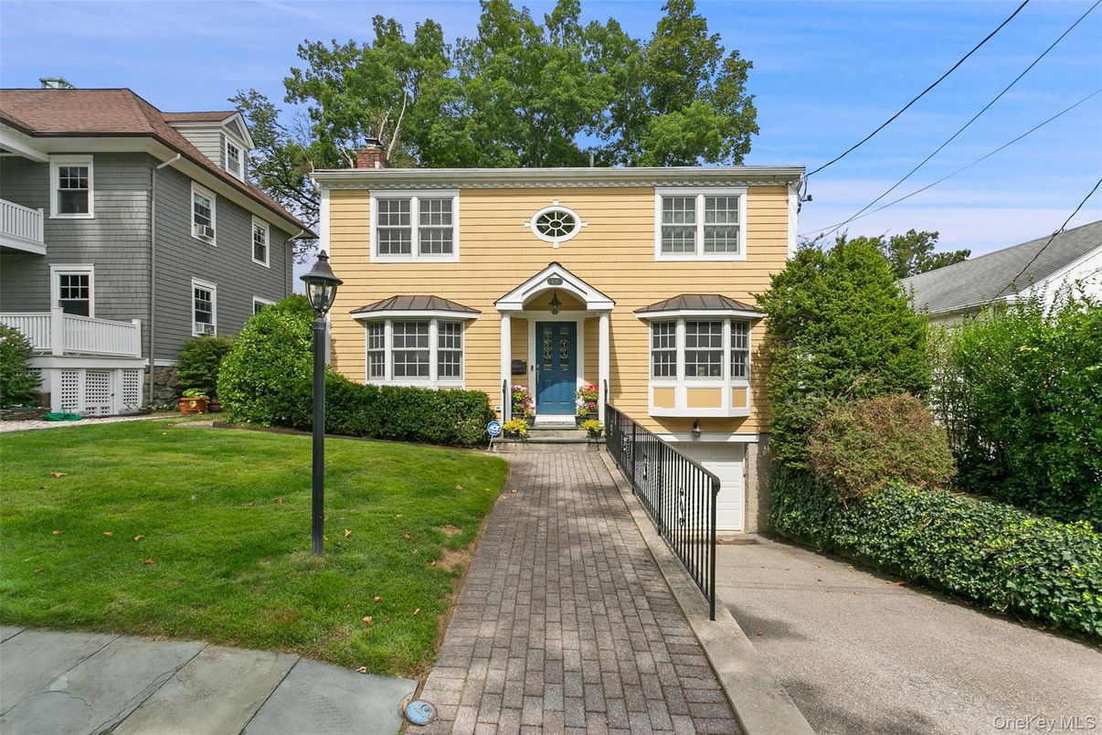 Exterior, Facade, Georgian