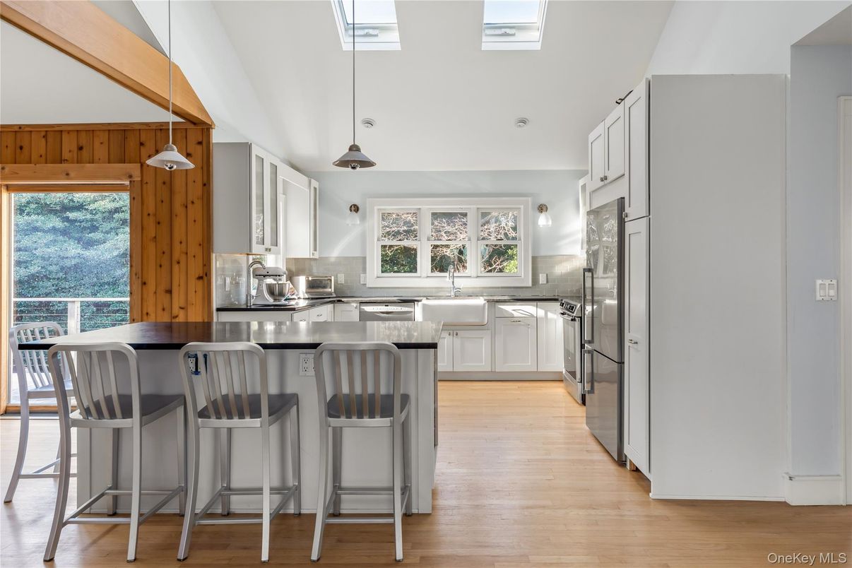 Interior, Kitchen, Pendant Lights, Wood Texture Flooring