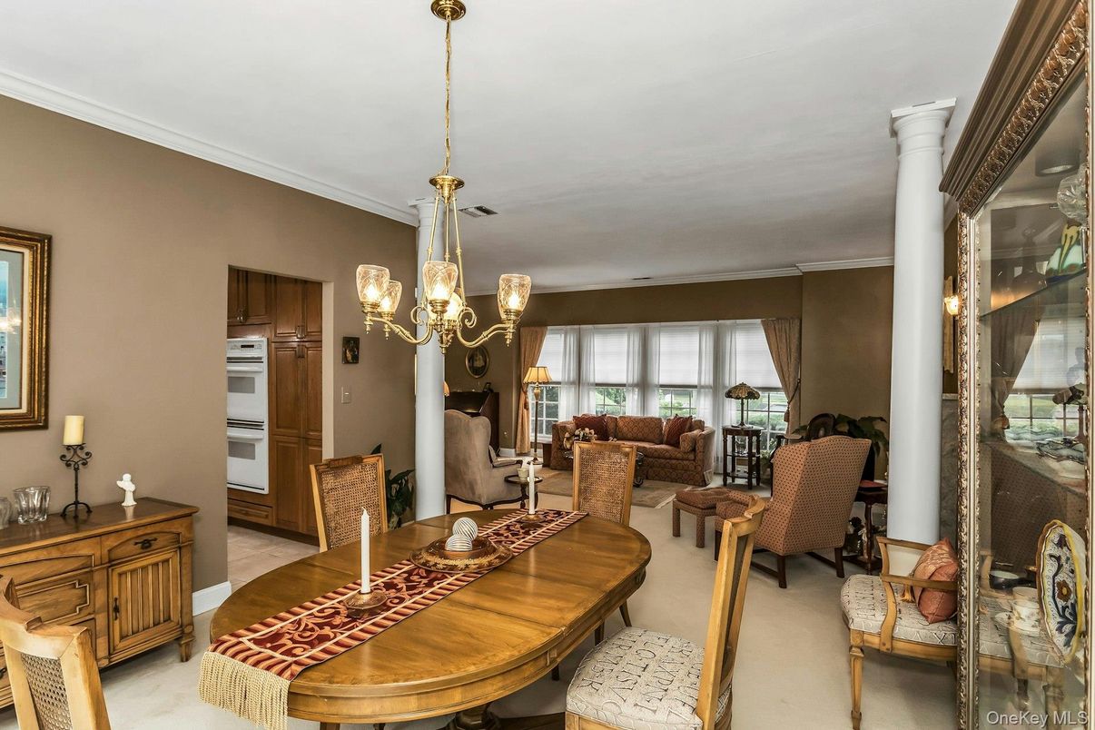 Chandelier, Dining room, Interior, Living room
