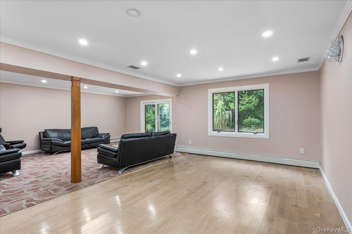 Interior, Recessed Lighting, Wood Texture Flooring