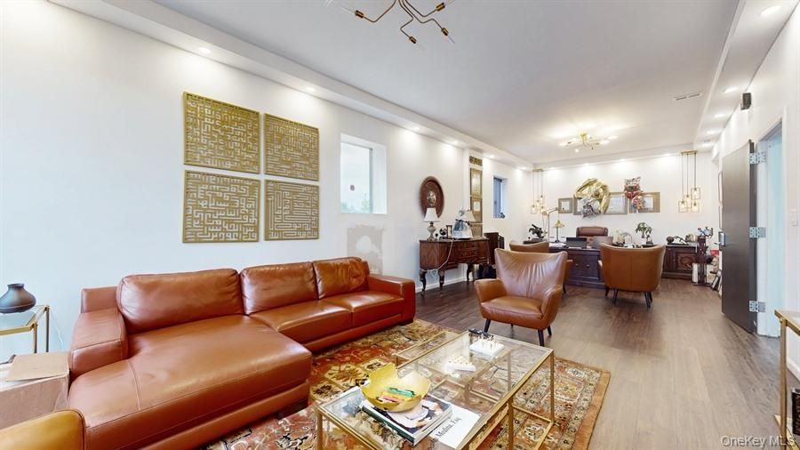 Dining room, Interior, Living room, Pendant Lights, Recessed Lighting, Wood Texture Flooring