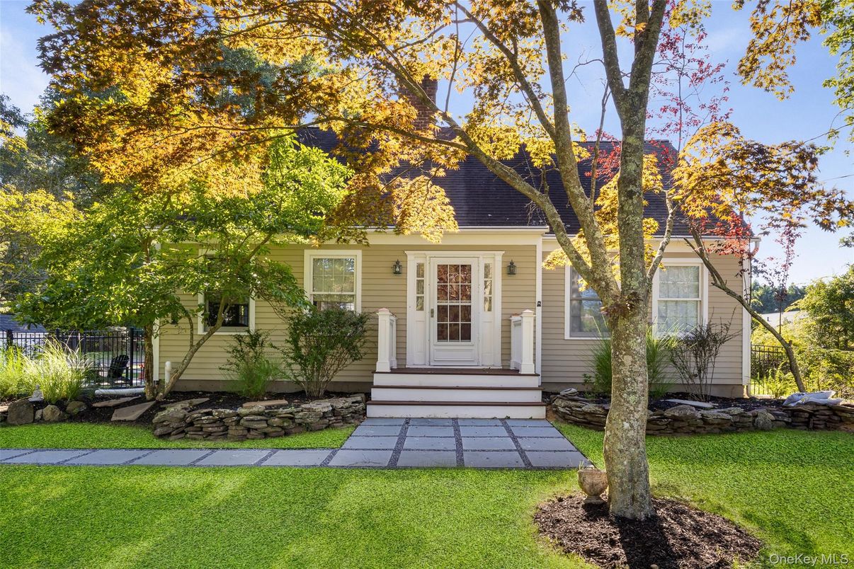 Exterior, Facade, Cape Cod