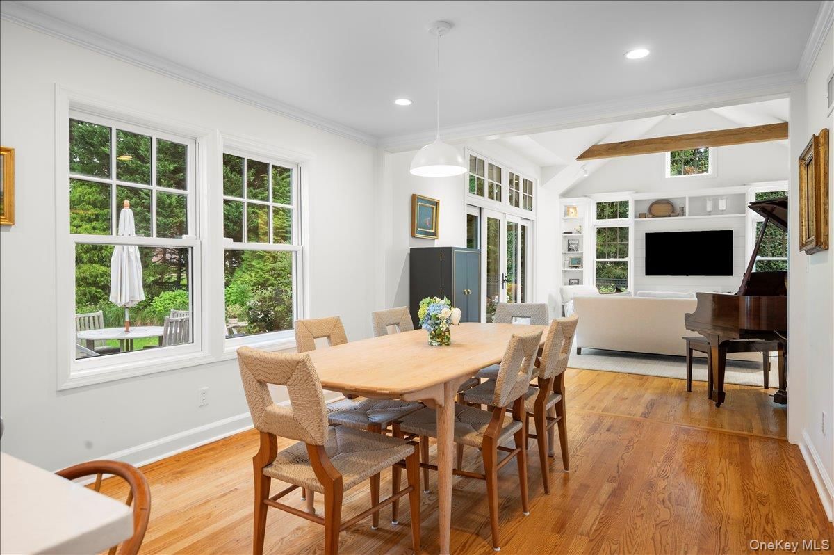 Dining room, Interior, Pendant Lights, Piano, Recessed Lighting, Wood Texture Flooring
