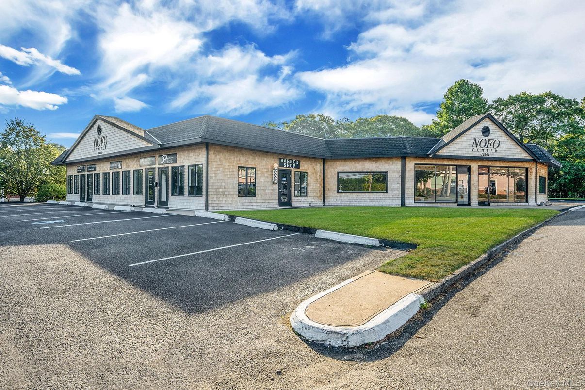 Backyard, Exterior, Facade, French Provincial