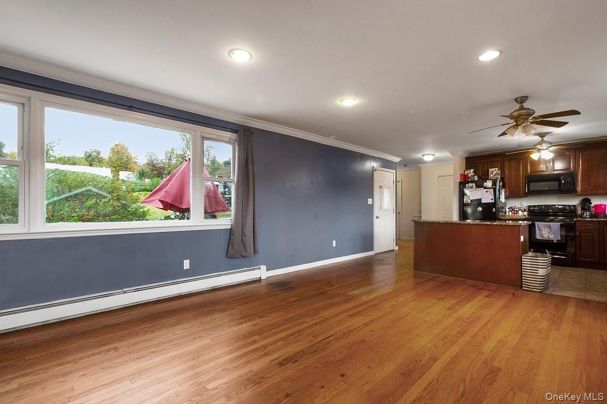 Empty room, Interior, Kitchen, Recessed Lighting, Wood Texture Flooring
