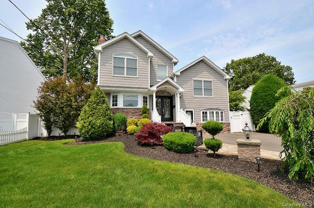 Attached, Backyard, Exterior, Facade, Split Level