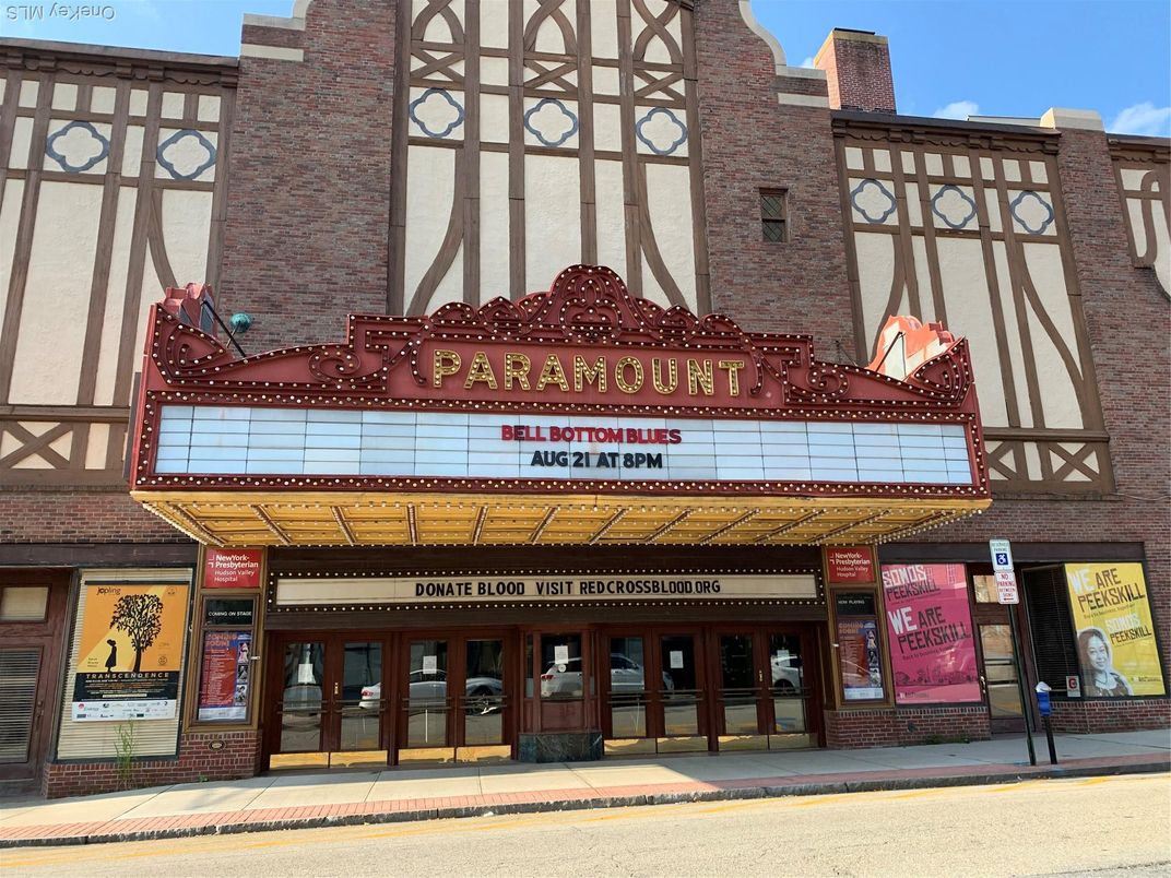 Exterior, Facade, Rowhouse