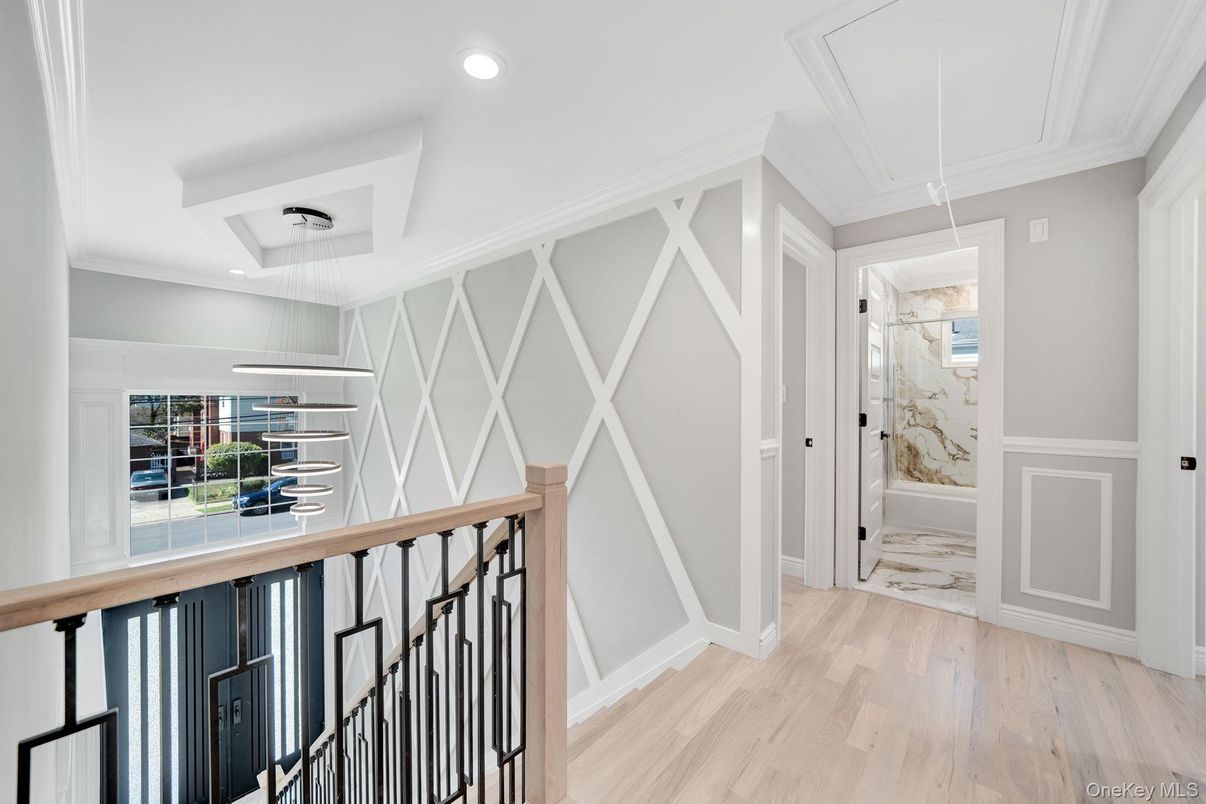 Interior, Pendant Lights, Recessed Lighting, Wood Texture Flooring