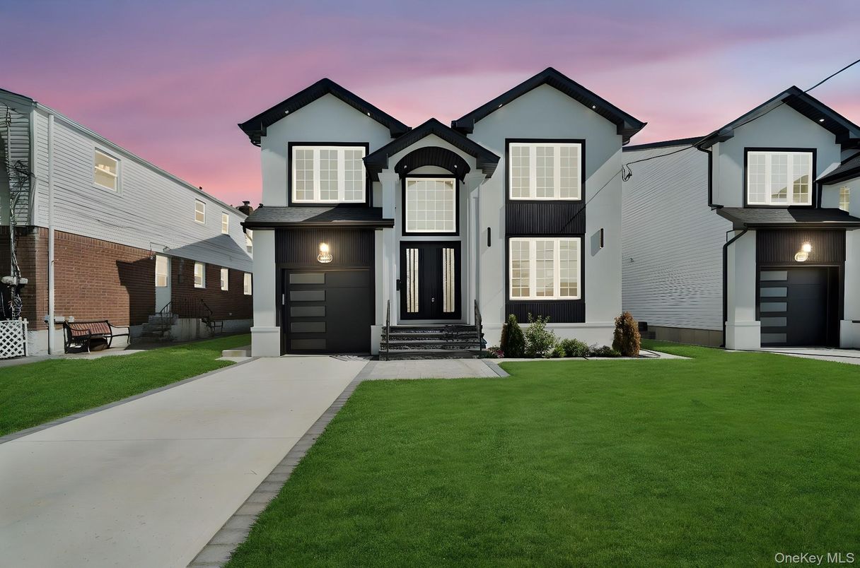 Attached, Exterior, Facade, Farmhouse