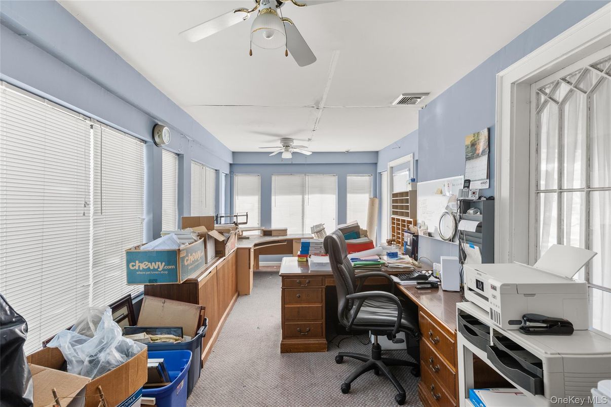 Home Office, Interior