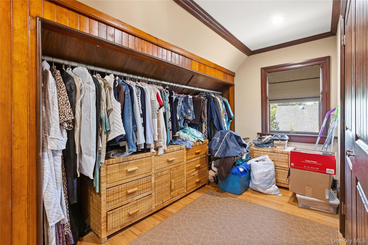 Interior, Recessed Lighting, Walk-in Closets, Wood Texture Flooring
