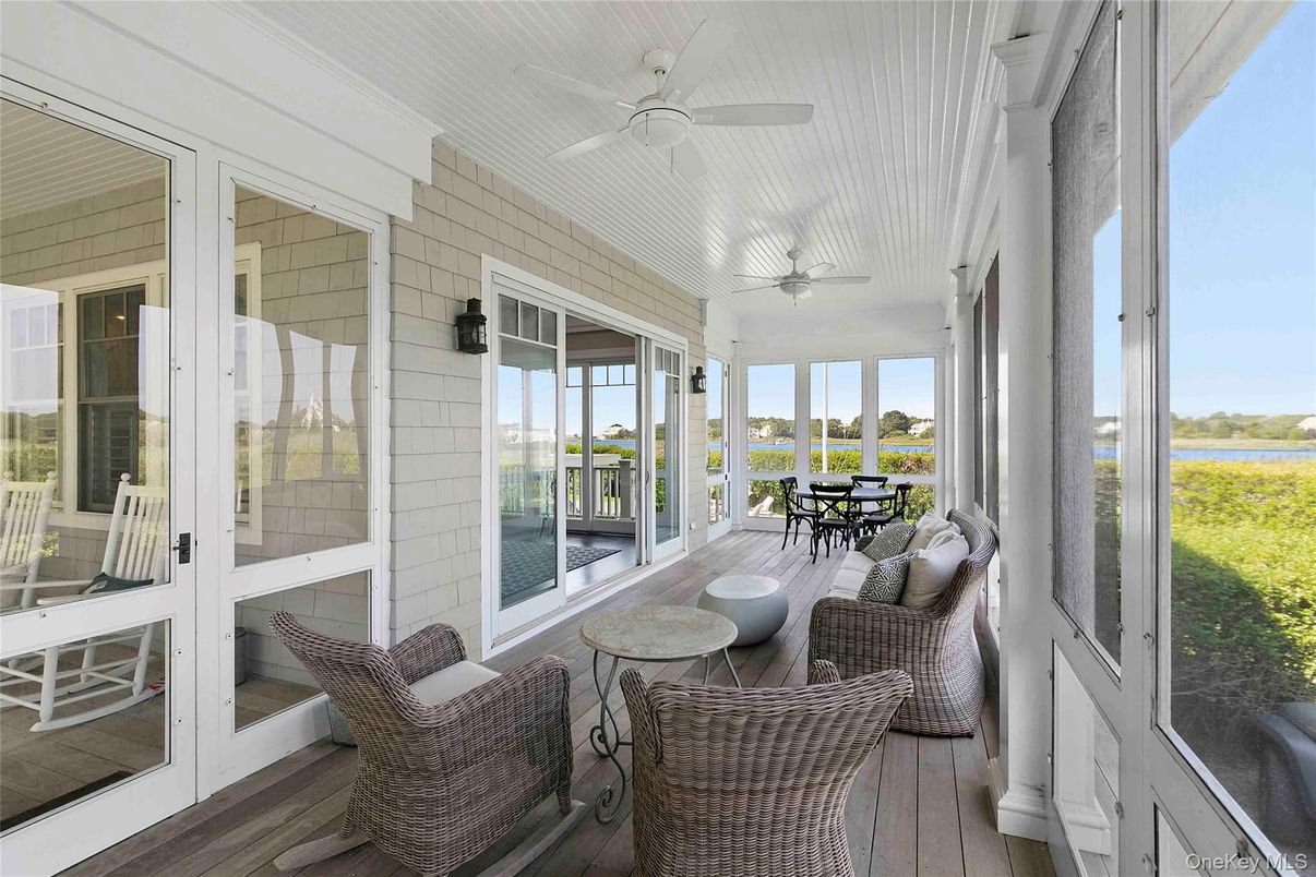 Dining room, Interior, Sun Room, Water, Wood Texture Flooring