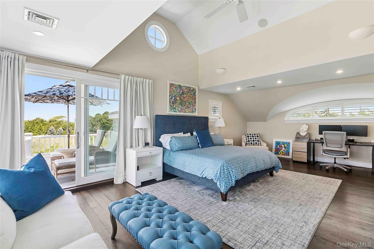 Bedroom, Home Office, Interior, Recessed Lighting, Wood Texture Flooring