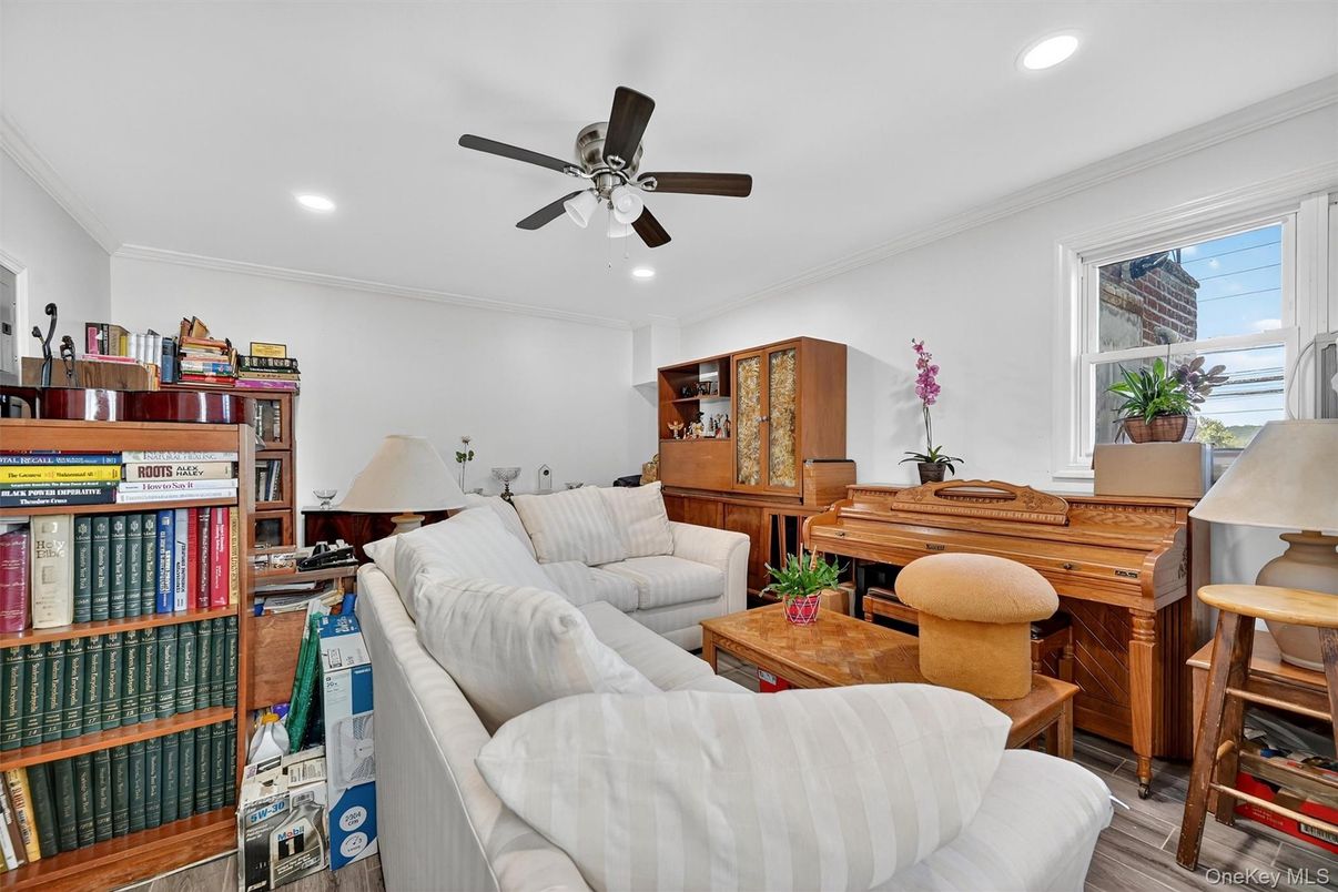 Home Office, Interior, Living room, Recessed Lighting, Wood Texture Flooring