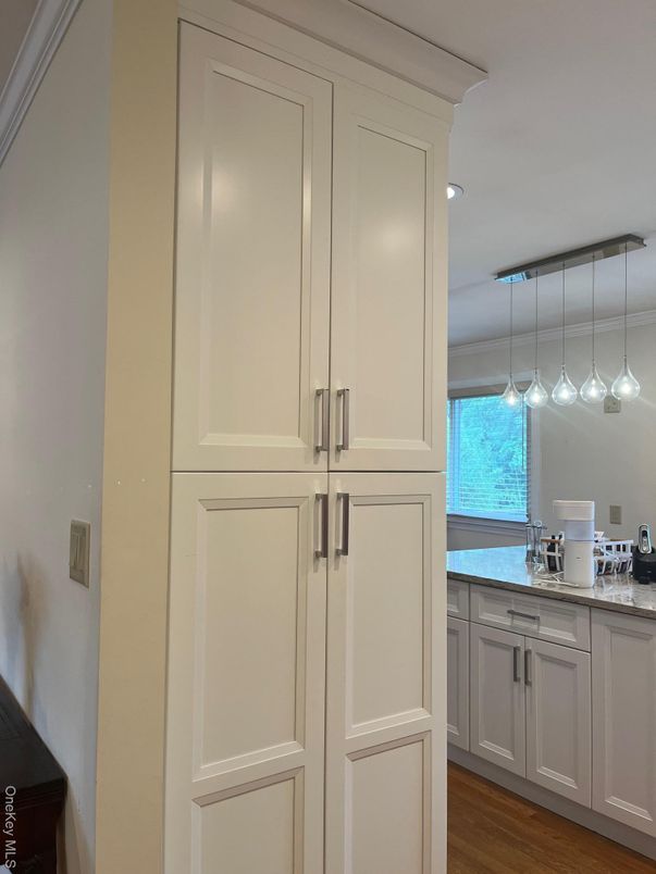 Interior, Kitchen, Pendant Lights, Wood Texture Flooring
