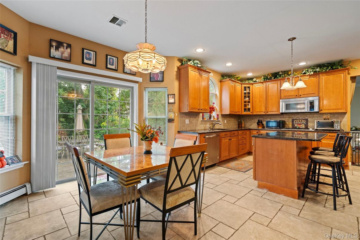 Dining room, Interior, Kitchen, Pendant Lights, Recessed Lighting