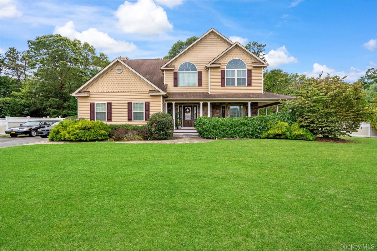 Exterior, Facade, Farmhouse