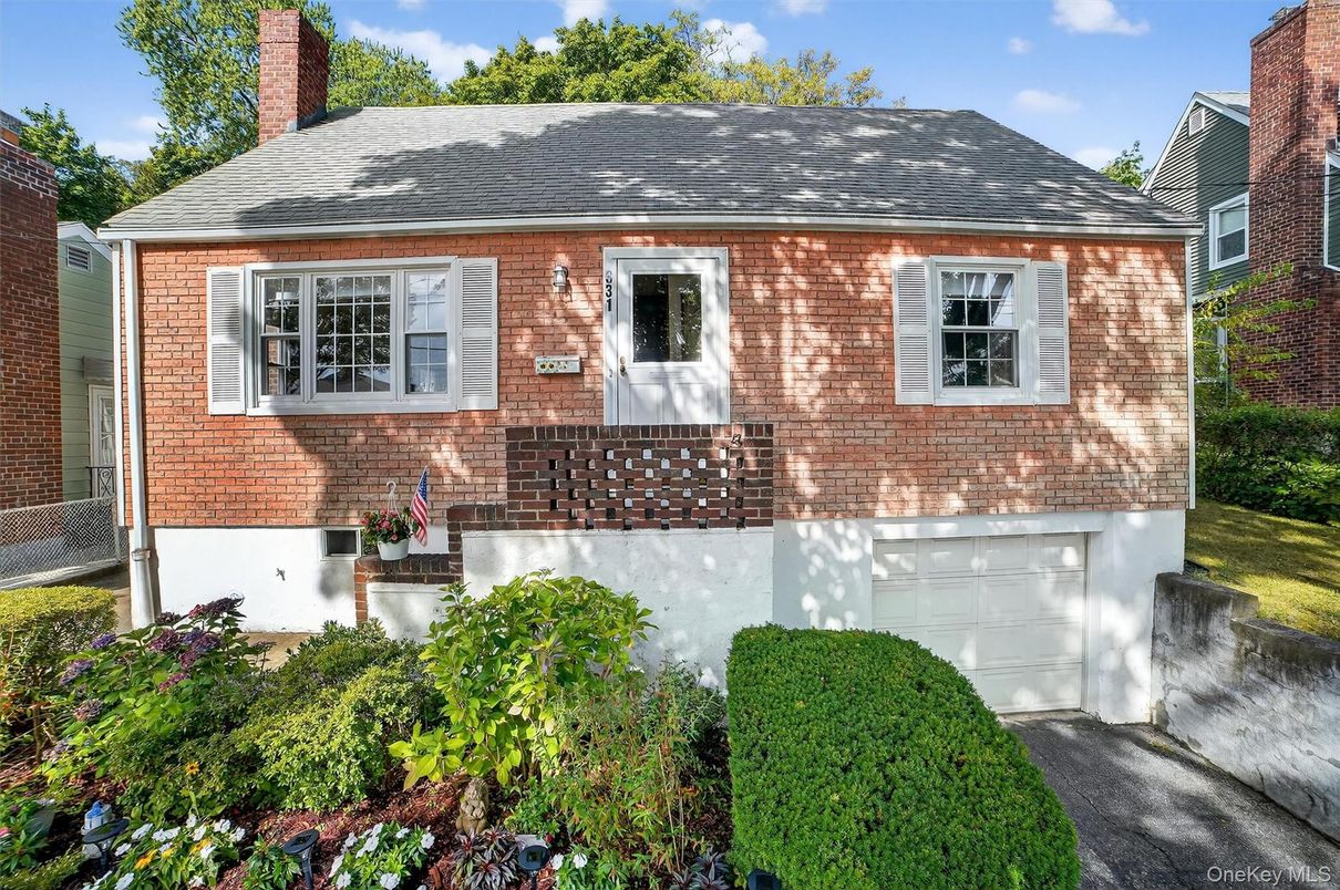 Attached, Exterior, Facade, Brick Facade, Cape Cod