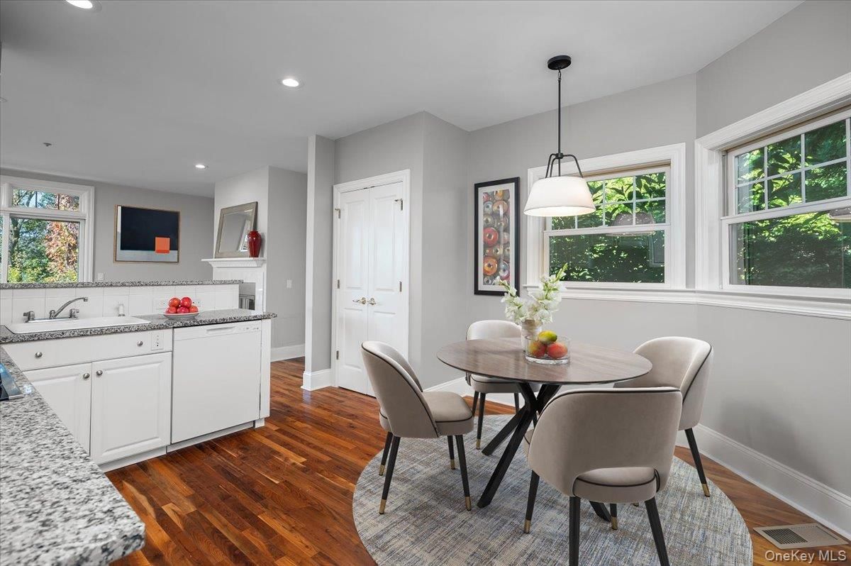 Dining room, Interior, Kitchen, Pendant Lights, Recessed Lighting, Wood Texture Flooring