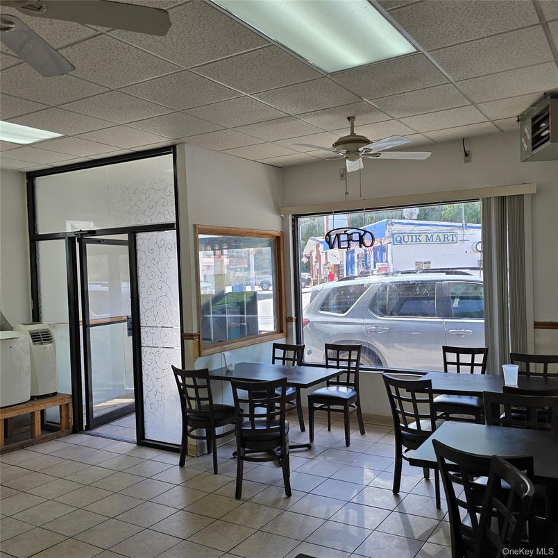 Dining room, Interior