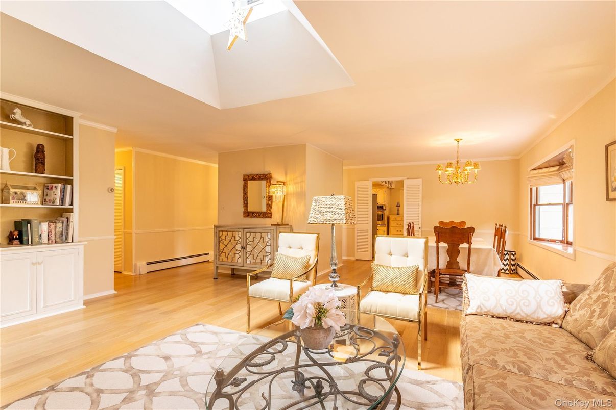 Chandelier, Dining room, Interior, Living room, Wood Texture Flooring
