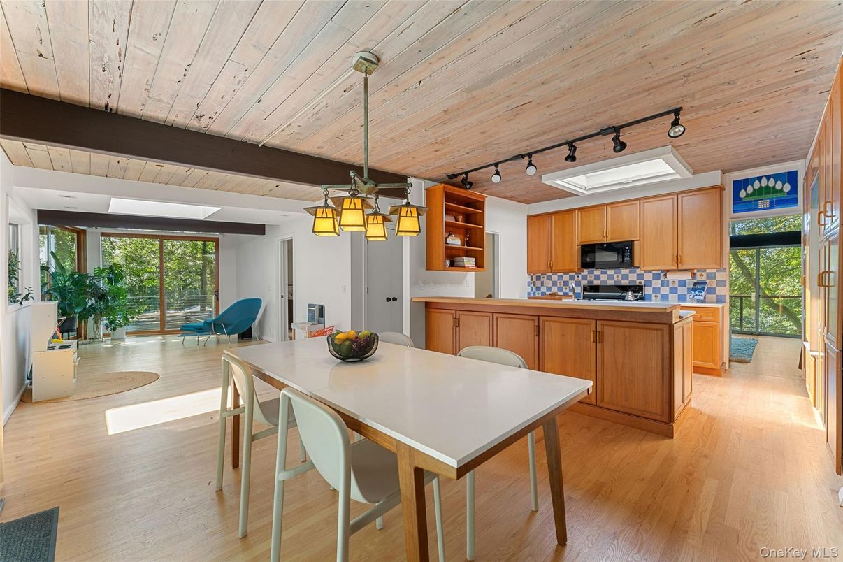 Dining room, Interior, Kitchen, Pendant Lights, Wooden Beams, Wooden Ceilings, Wood Texture Flooring
