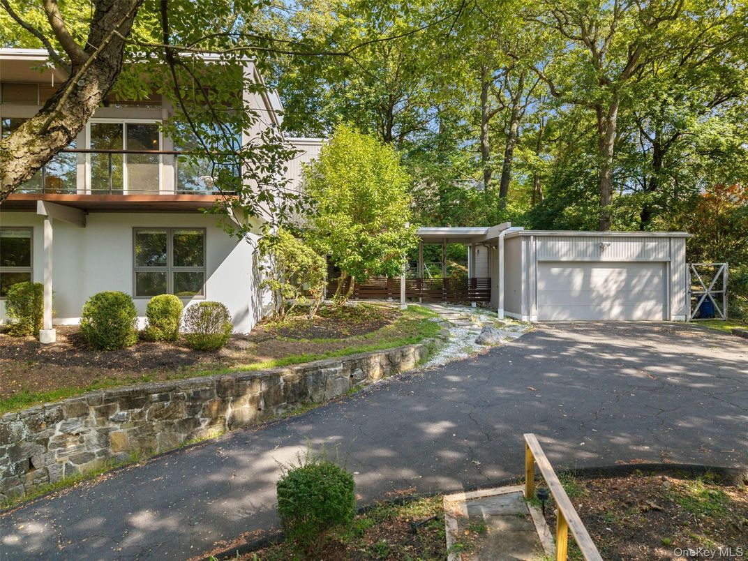 Detached Garage, Exterior